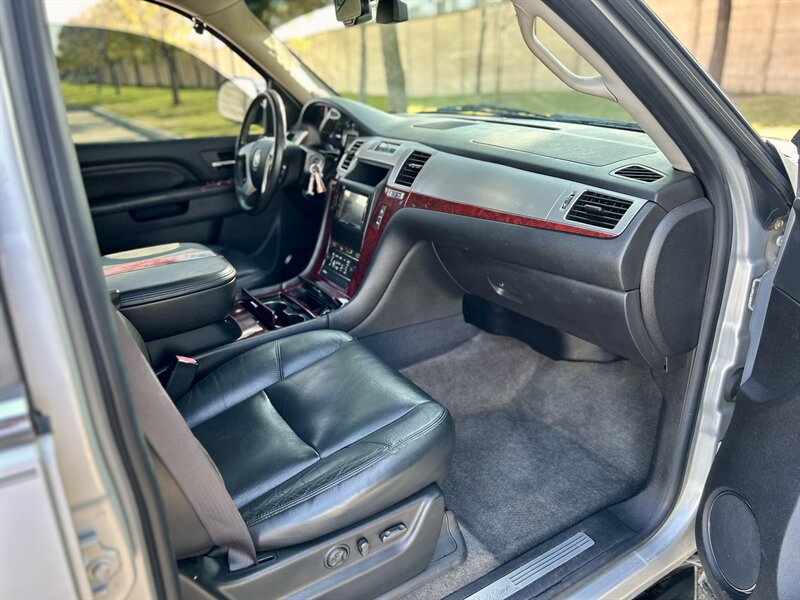2010 Cadillac Escalade ESV LUXURY AWD DVD HTD & COOL SEATS YOU TUBE VIDEO   - Photo 59 - Stafford, TX 77477