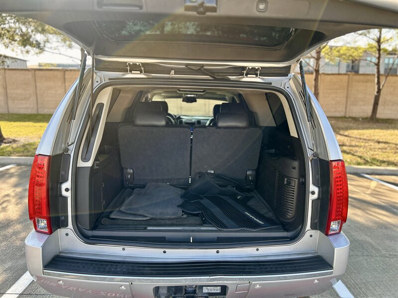 2010 Cadillac Escalade ESV LUXURY AWD DVD HTD & COOL SEATS YOU TUBE VIDEO   - Photo 14 - Stafford, TX 77477