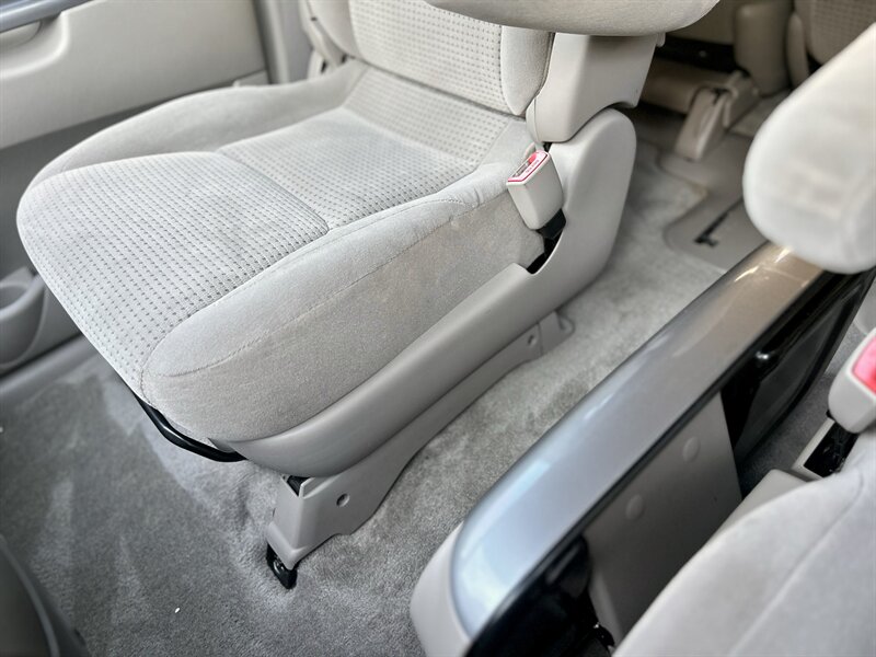 2006 Toyota TOYOTA SIENNA LE SUPER LOW 17K MILES NEW TIRES YOUTUBE VIDEO   - Photo 50 - Stafford, TX 77477