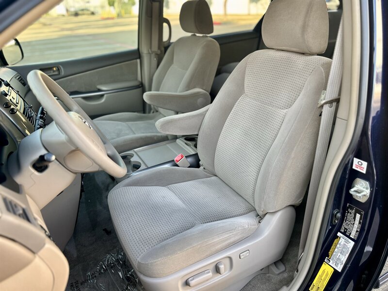 2006 Toyota TOYOTA SIENNA LE SUPER LOW 17K MILES NEW TIRES YOUTUBE VIDEO   - Photo 39 - Stafford, TX 77477