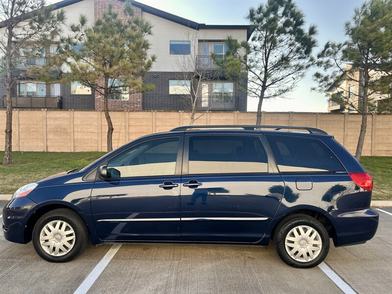 2006 Toyota TOYOTA SIENNA LE SUPER LOW 17K MILES NEW TIRES YOUTUBE VIDEO   - Photo 11 - Stafford, TX 77477