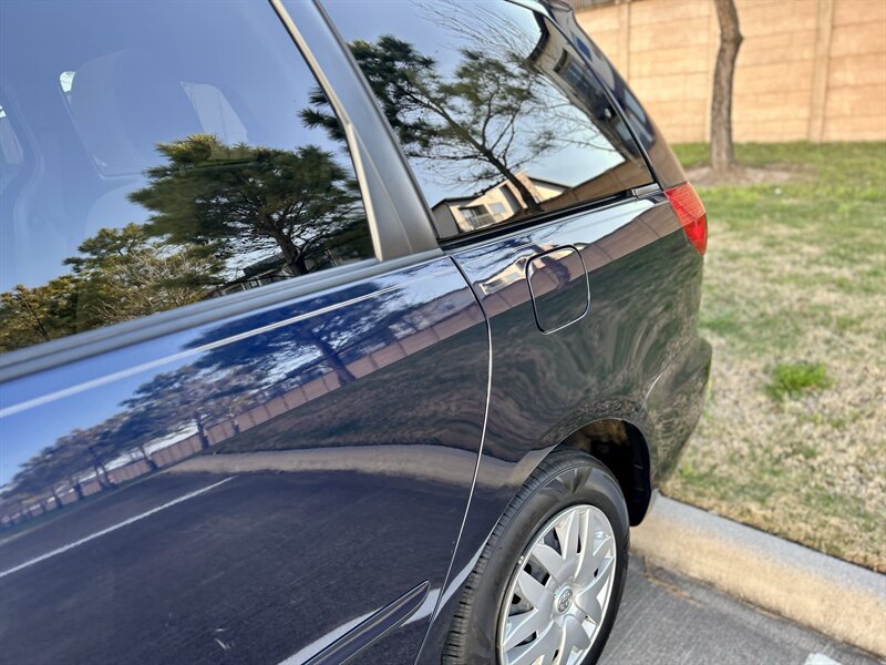2006 Toyota TOYOTA SIENNA LE SUPER LOW 17K MILES NEW TIRES YOUTUBE VIDEO   - Photo 27 - Stafford, TX 77477