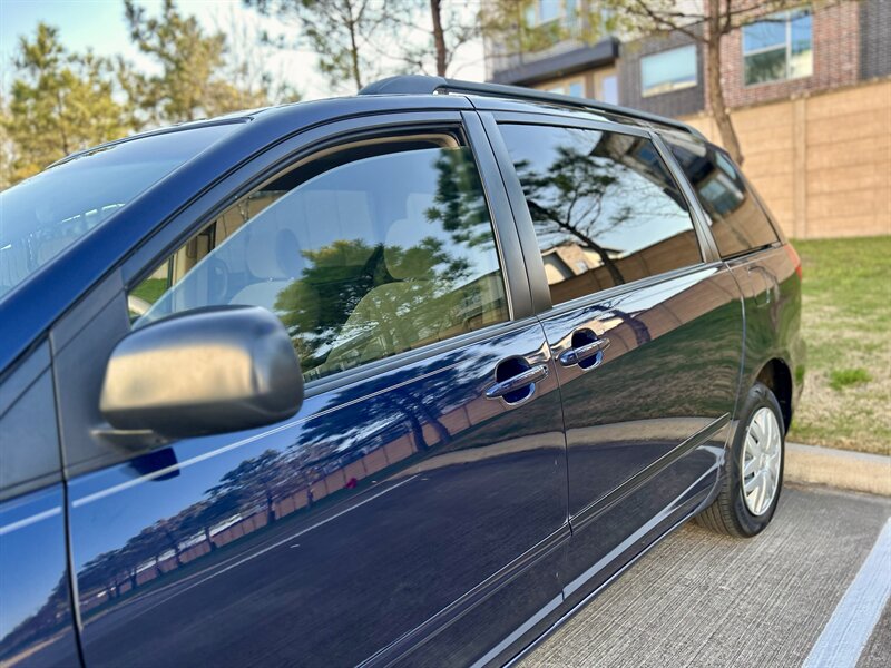 2006 Toyota TOYOTA SIENNA LE SUPER LOW 17K MILES NEW TIRES YOUTUBE VIDEO   - Photo 25 - Stafford, TX 77477