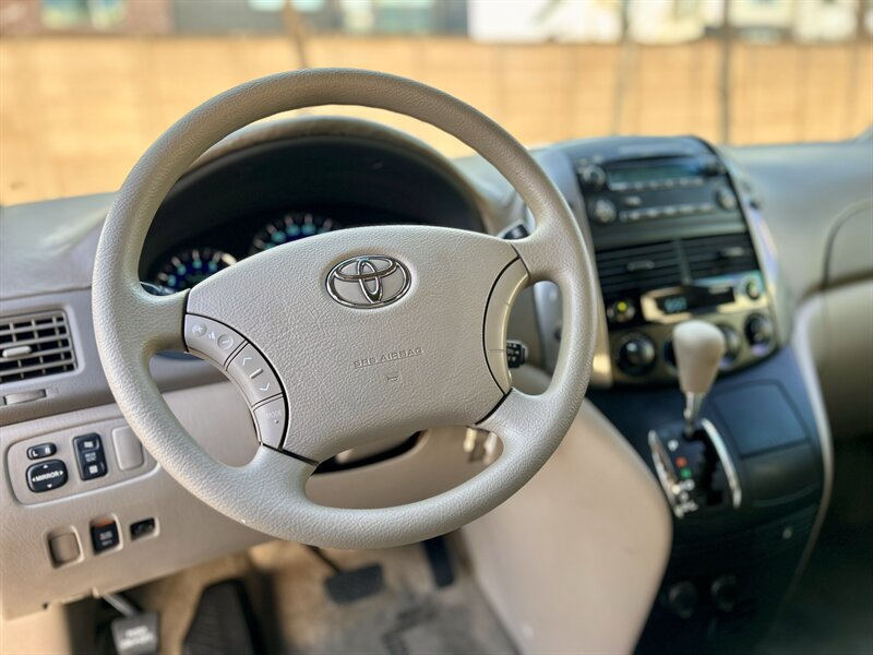 2006 Toyota TOYOTA SIENNA LE SUPER LOW 17K MILES NEW TIRES YOUTUBE VIDEO   - Photo 42 - Stafford, TX 77477