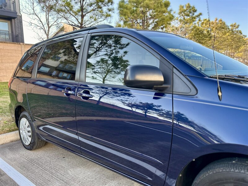 2006 Toyota TOYOTA SIENNA LE SUPER LOW 17K MILES NEW TIRES YOUTUBE VIDEO   - Photo 21 - Stafford, TX 77477