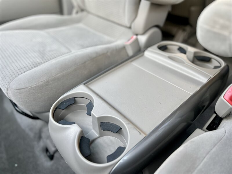 2006 Toyota TOYOTA SIENNA LE SUPER LOW 17K MILES NEW TIRES YOUTUBE VIDEO   - Photo 51 - Stafford, TX 77477