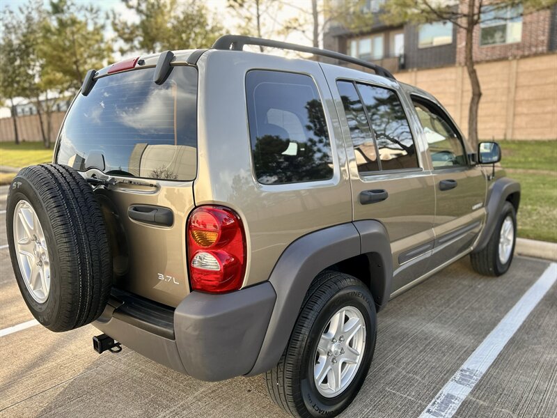 2004 Jeep JEEP LIBERTY SPORT 4X4 TRAIL RATED 3.7L V6 LTHR 4X4 YOUTUBE VIDEO   - Photo 19 - Stafford, TX 77477