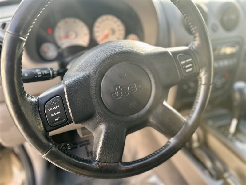 2004 Jeep JEEP LIBERTY SPORT 4X4 TRAIL RATED 3.7L V6 LTHR 4X4 YOUTUBE VIDEO   - Photo 64 - Stafford, TX 77477