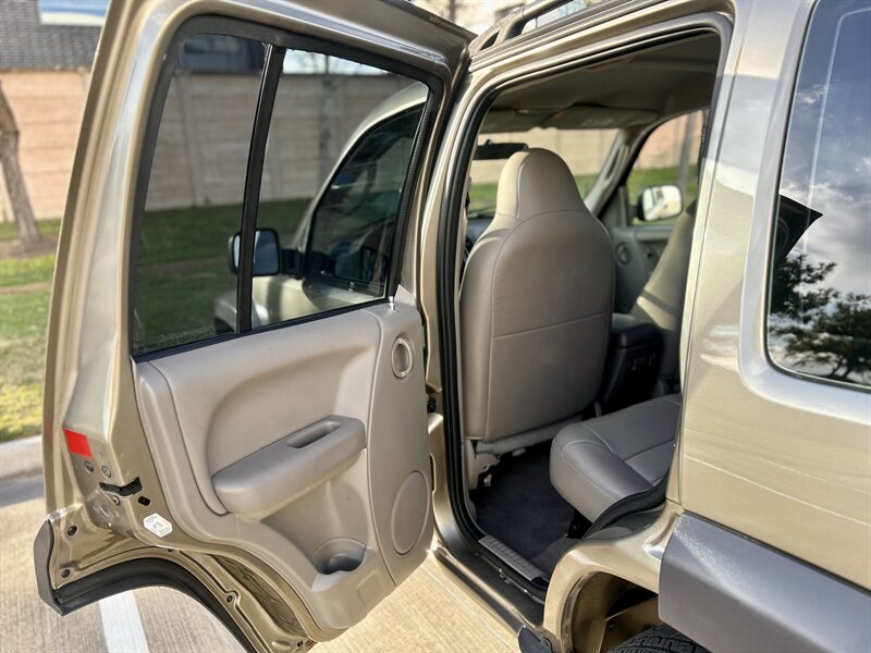 2004 Jeep JEEP LIBERTY SPORT 4X4 TRAIL RATED 3.7L V6 LTHR 4X4 YOUTUBE VIDEO   - Photo 59 - Stafford, TX 77477