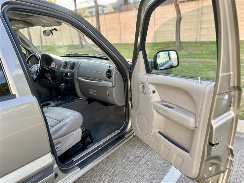 2004 Jeep JEEP LIBERTY SPORT 4X4 TRAIL RATED 3.7L V6 LTHR 4X4 YOUTUBE VIDEO   - Photo 47 - Stafford, TX 77477