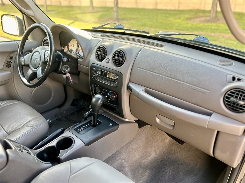 2004 Jeep JEEP LIBERTY SPORT 4X4 TRAIL RATED 3.7L V6 LTHR 4X4 YOUTUBE VIDEO   - Photo 62 - Stafford, TX 77477