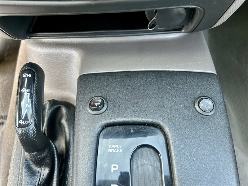 2004 Jeep JEEP LIBERTY SPORT 4X4 TRAIL RATED 3.7L V6 LTHR 4X4 YOUTUBE VIDEO   - Photo 52 - Stafford, TX 77477