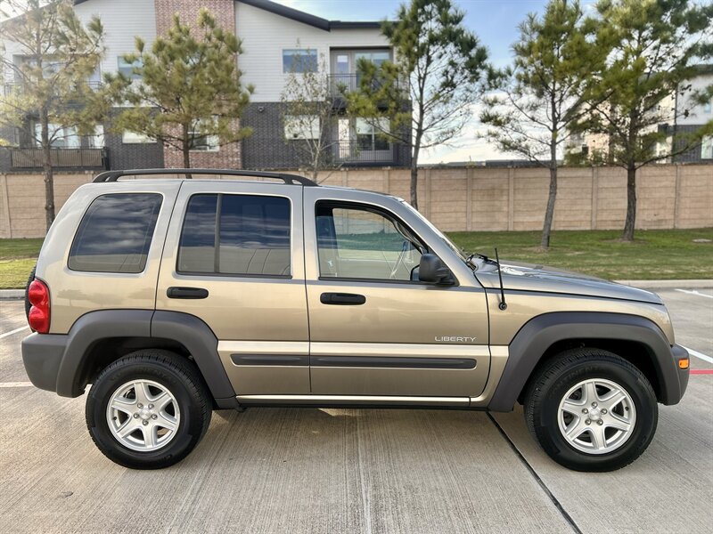 2004 Jeep JEEP LIBERTY SPORT 4X4 TRAIL RATED 3.7L V6 LTHR 4X4 YOUTUBE VIDEO   - Photo 12 - Stafford, TX 77477