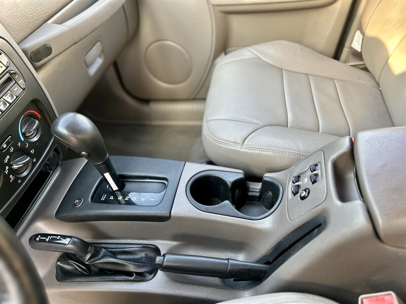 2004 Jeep JEEP LIBERTY SPORT 4X4 TRAIL RATED 3.7L V6 LTHR 4X4 YOUTUBE VIDEO   - Photo 58 - Stafford, TX 77477