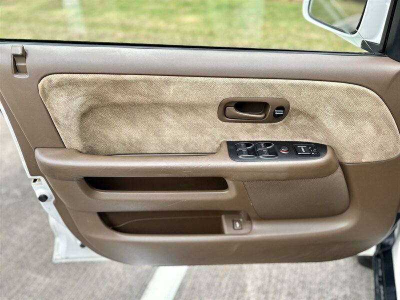 2002 Honda HONDA CRV EX AWD 5- SPEED MANUAL  TRANS ALL WHEEL DRIVE YOUTUBE VIDE0   - Photo 31 - Stafford, TX 77477