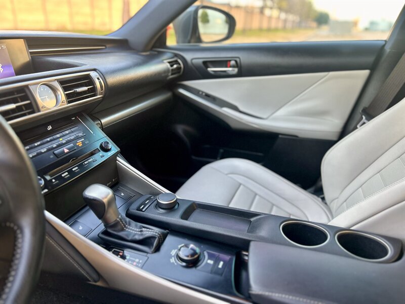 2014 Lexus LEXUS IS 250 F SPORT LEATHER SUNROOF HTD SEATS YOUTUBE VIDEO   - Photo 32 - Stafford, TX 77477