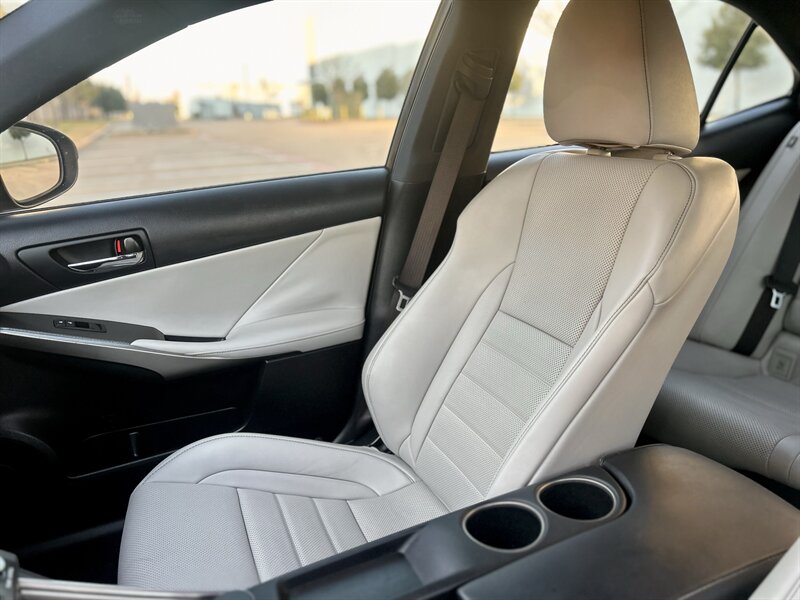 2014 Lexus LEXUS IS 250 F SPORT LEATHER SUNROOF HTD SEATS YOUTUBE VIDEO   - Photo 31 - Stafford, TX 77477