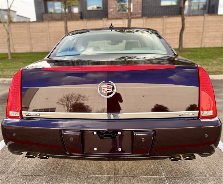2009 Cadillac CADILLAC DTS PREMIUM LUXURY NAVIGATION SUNROOF YOUTUBE VIDEO   - Photo 14 - Stafford, TX 77477