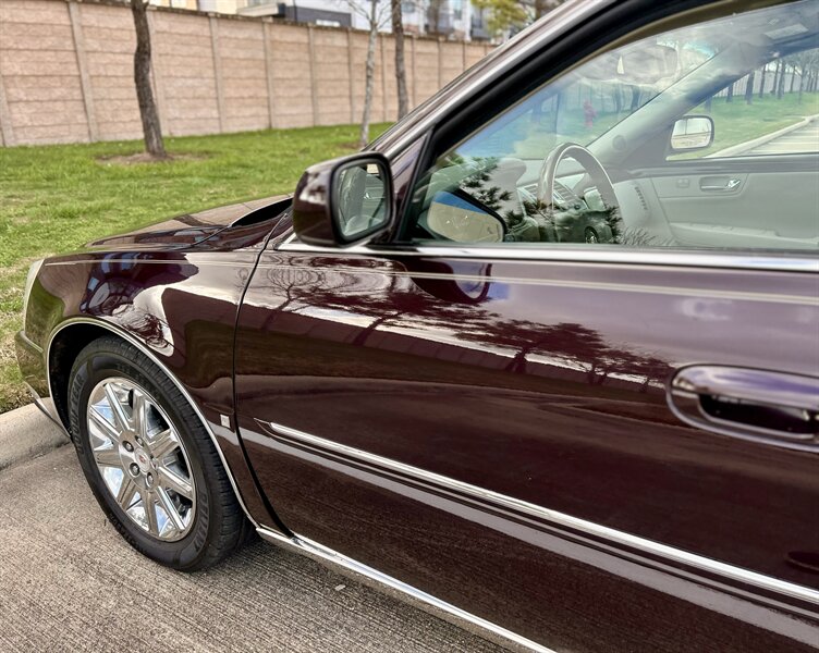 2009 Cadillac CADILLAC DTS PREMIUM LUXURY NAVIGATION SUNROOF YOUTUBE VIDEO   - Photo 39 - Stafford, TX 77477