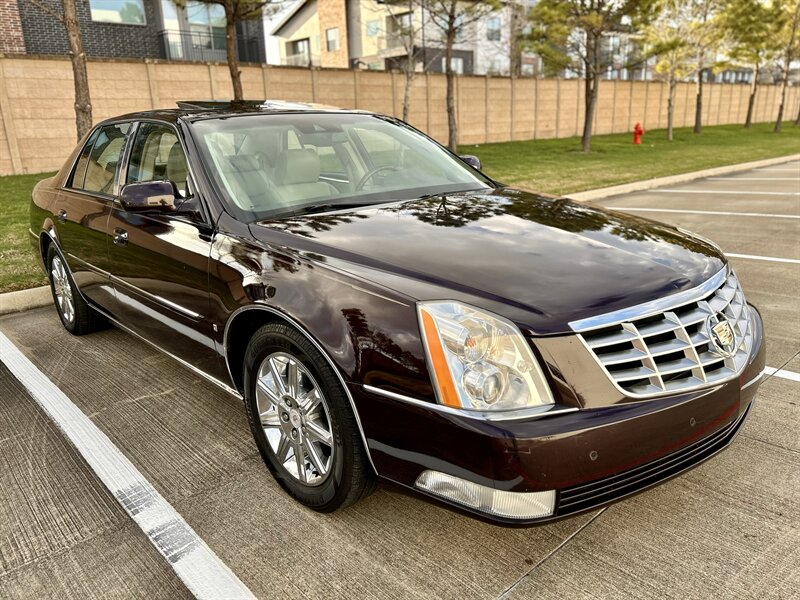 2009 Cadillac CADILLAC DTS PREMIUM LUXURY NAVIGATION SUNROOF YOUTUBE VIDEO   - Photo 5 - Stafford, TX 77477