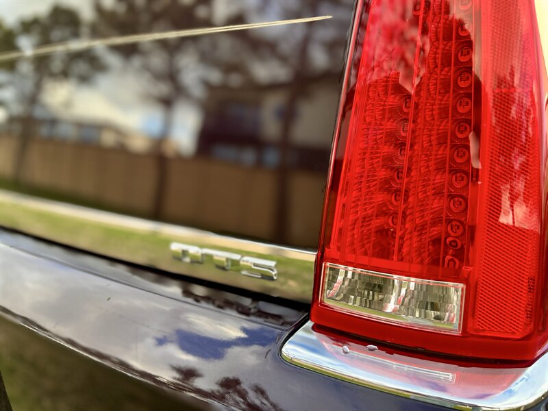 2009 Cadillac CADILLAC DTS PREMIUM LUXURY NAVIGATION SUNROOF YOUTUBE VIDEO   - Photo 31 - Stafford, TX 77477