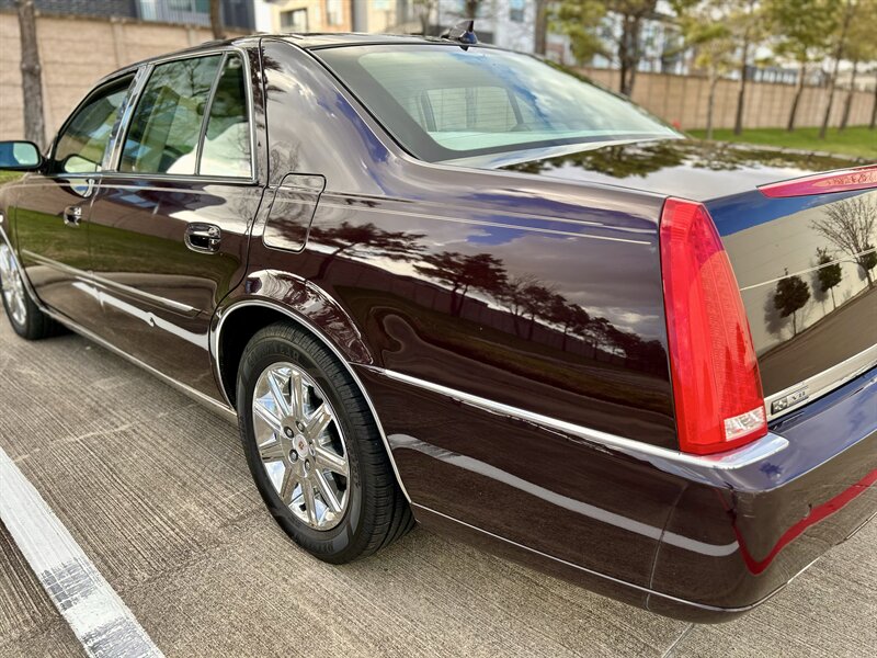 2009 Cadillac CADILLAC DTS PREMIUM LUXURY NAVIGATION SUNROOF YOUTUBE VIDEO   - Photo 13 - Stafford, TX 77477