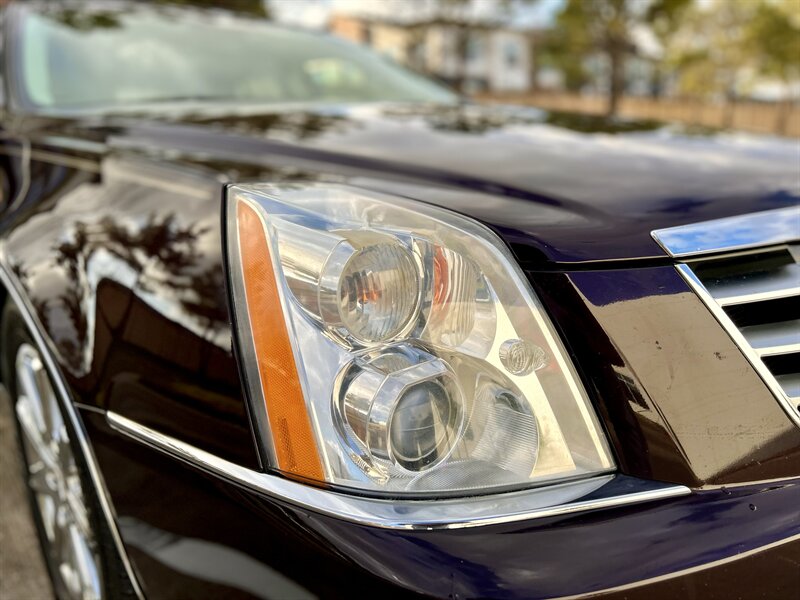 2009 Cadillac CADILLAC DTS PREMIUM LUXURY NAVIGATION SUNROOF YOUTUBE VIDEO   - Photo 20 - Stafford, TX 77477