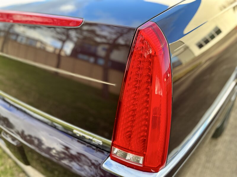 2009 Cadillac CADILLAC DTS PREMIUM LUXURY NAVIGATION SUNROOF YOUTUBE VIDEO   - Photo 32 - Stafford, TX 77477