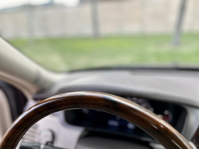 2009 Cadillac CADILLAC DTS PREMIUM LUXURY NAVIGATION SUNROOF YOUTUBE VIDEO   - Photo 53 - Stafford, TX 77477