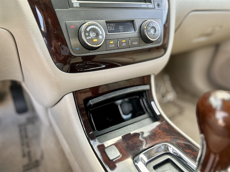 2009 Cadillac CADILLAC DTS PREMIUM LUXURY NAVIGATION SUNROOF YOUTUBE VIDEO   - Photo 59 - Stafford, TX 77477