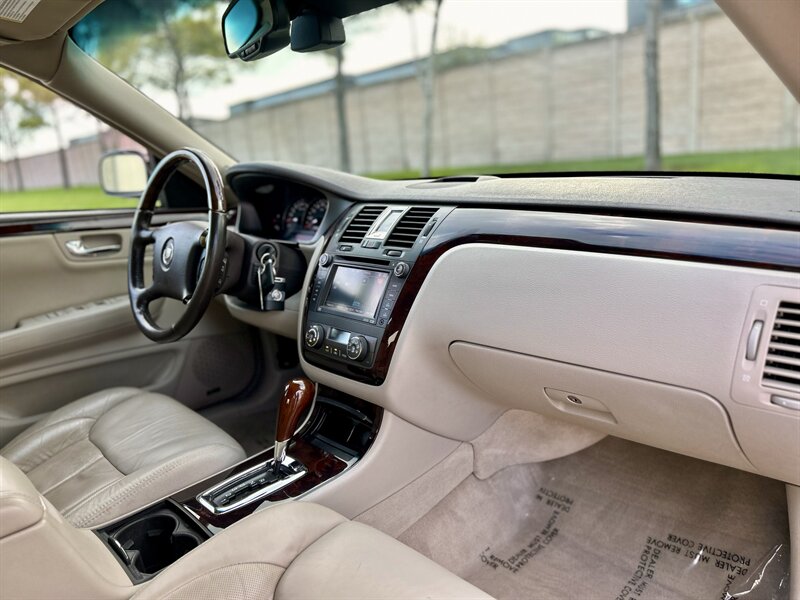 2009 Cadillac CADILLAC DTS PREMIUM LUXURY NAVIGATION SUNROOF YOUTUBE VIDEO   - Photo 52 - Stafford, TX 77477