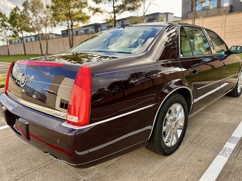 2009 Cadillac CADILLAC DTS PREMIUM LUXURY NAVIGATION SUNROOF YOUTUBE VIDEO   - Photo 17 - Stafford, TX 77477