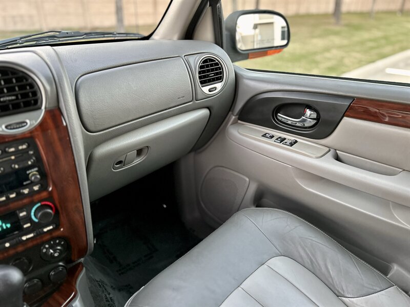 2004 GMC ENVOY XL 7 Passenger SLT 5.3L V8 AWD 290hp 4X4 BABY TAHOE YOUTUBE VIDEO   - Photo 59 - Stafford, TX 77477