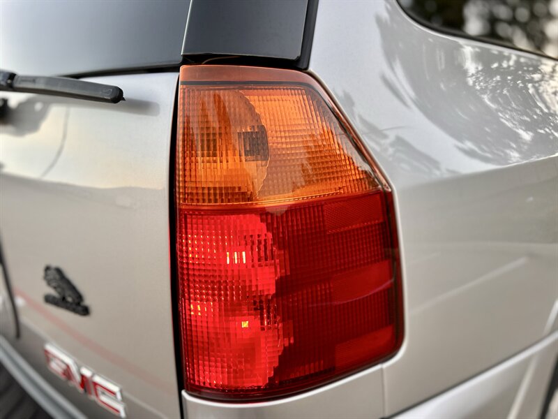 2004 GMC ENVOY XL 7 Passenger SLT 5.3L V8 AWD 290hp 4X4 BABY TAHOE YOUTUBE VIDEO   - Photo 43 - Stafford, TX 77477