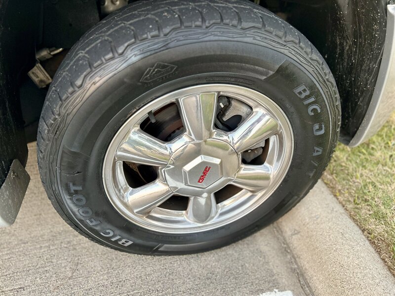 2004 GMC ENVOY XL 7 Passenger SLT 5.3L V8 AWD 290hp 4X4 BABY TAHOE YOUTUBE VIDEO   - Photo 88 - Stafford, TX 77477