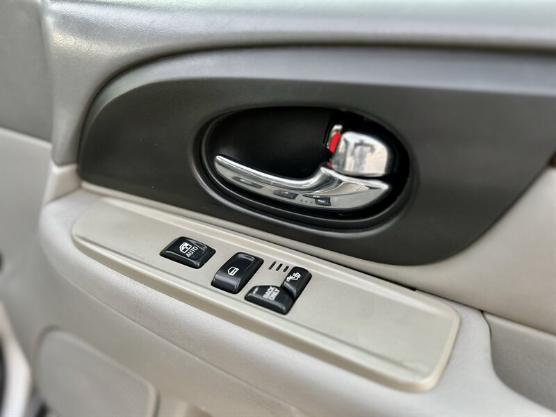 2004 GMC ENVOY XL 7 Passenger SLT 5.3L V8 AWD 290hp 4X4 BABY TAHOE YOUTUBE VIDEO   - Photo 68 - Stafford, TX 77477