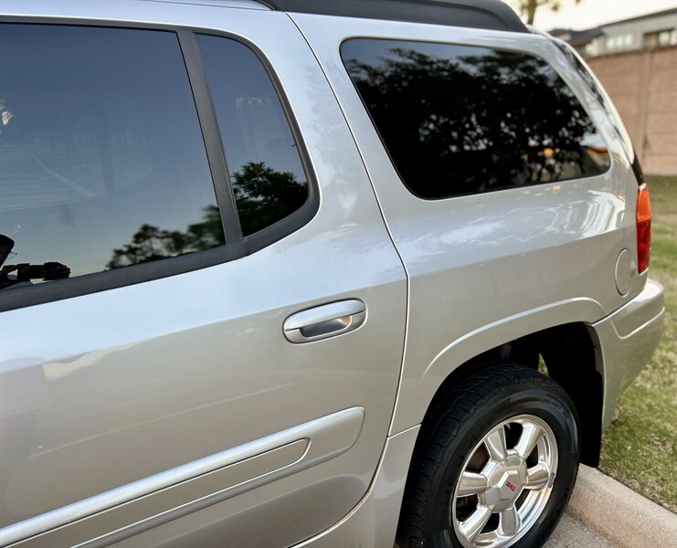 2004 GMC ENVOY XL 7 Passenger SLT 5.3L V8 AWD 290hp 4X4 BABY TAHOE YOUTUBE VIDEO   - Photo 12 - Stafford, TX 77477