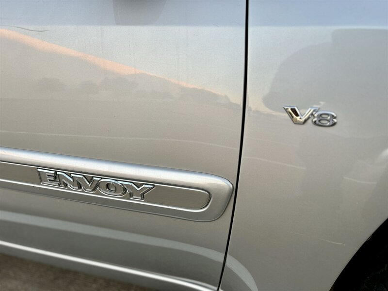 2004 GMC ENVOY XL 7 Passenger SLT 5.3L V8 AWD 290hp 4X4 BABY TAHOE YOUTUBE VIDEO   - Photo 38 - Stafford, TX 77477