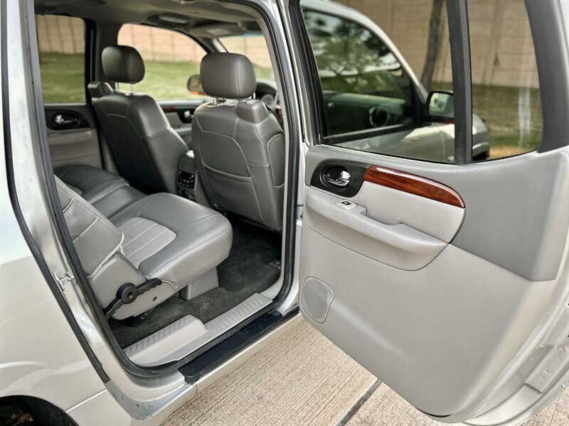 2004 GMC ENVOY XL 7 Passenger SLT 5.3L V8 AWD 290hp 4X4 BABY TAHOE YOUTUBE VIDEO   - Photo 74 - Stafford, TX 77477