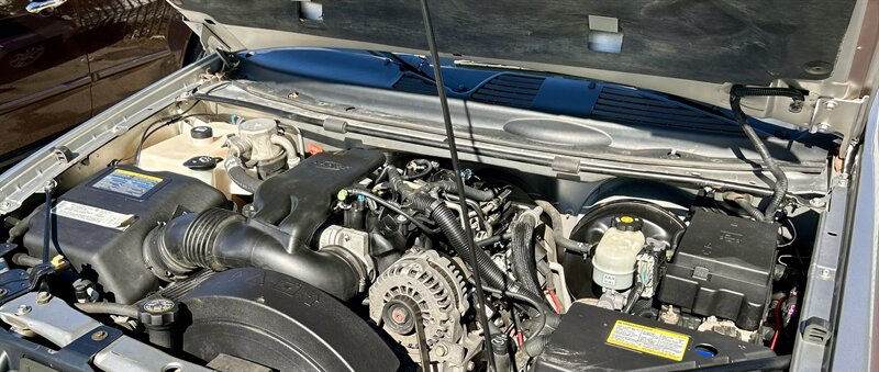 2004 GMC ENVOY XL 7 Passenger SLT 5.3L V8 AWD 290hp 4X4 BABY TAHOE YOUTUBE VIDEO   - Photo 89 - Stafford, TX 77477