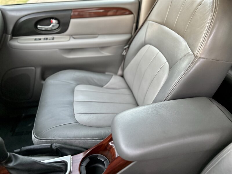 2004 GMC ENVOY XL 7 Passenger SLT 5.3L V8 AWD 290hp 4X4 BABY TAHOE YOUTUBE VIDEO   - Photo 58 - Stafford, TX 77477