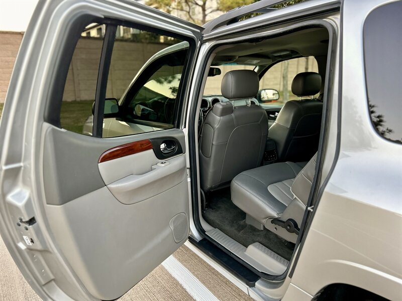 2004 GMC ENVOY XL 7 Passenger SLT 5.3L V8 AWD 290hp 4X4 BABY TAHOE YOUTUBE VIDEO   - Photo 61 - Stafford, TX 77477