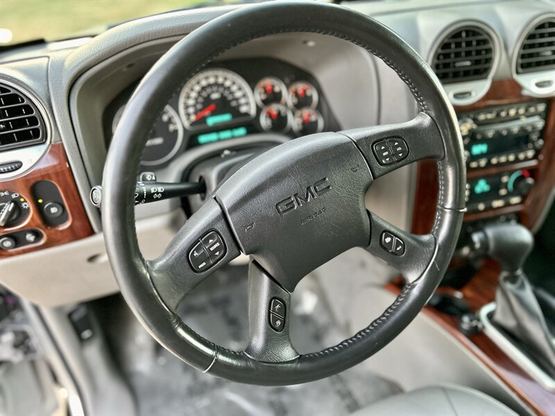 2004 GMC ENVOY XL 7 Passenger SLT 5.3L V8 AWD 290hp 4X4 BABY TAHOE YOUTUBE VIDEO   - Photo 51 - Stafford, TX 77477