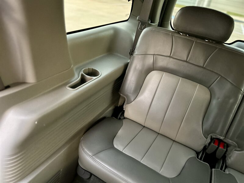 2004 GMC ENVOY XL 7 Passenger SLT 5.3L V8 AWD 290hp 4X4 BABY TAHOE YOUTUBE VIDEO   - Photo 80 - Stafford, TX 77477