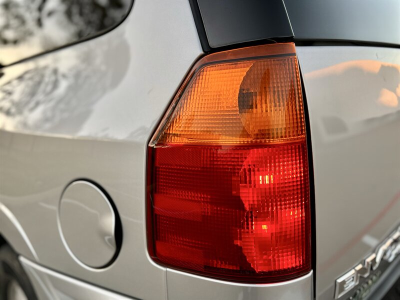 2004 GMC ENVOY XL 7 Passenger SLT 5.3L V8 AWD 290hp 4X4 BABY TAHOE YOUTUBE VIDEO   - Photo 42 - Stafford, TX 77477