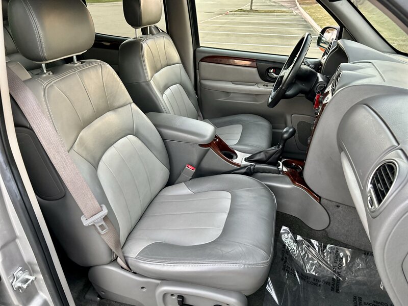 2004 GMC ENVOY XL 7 Passenger SLT 5.3L V8 AWD 290hp 4X4 BABY TAHOE YOUTUBE VIDEO   - Photo 70 - Stafford, TX 77477