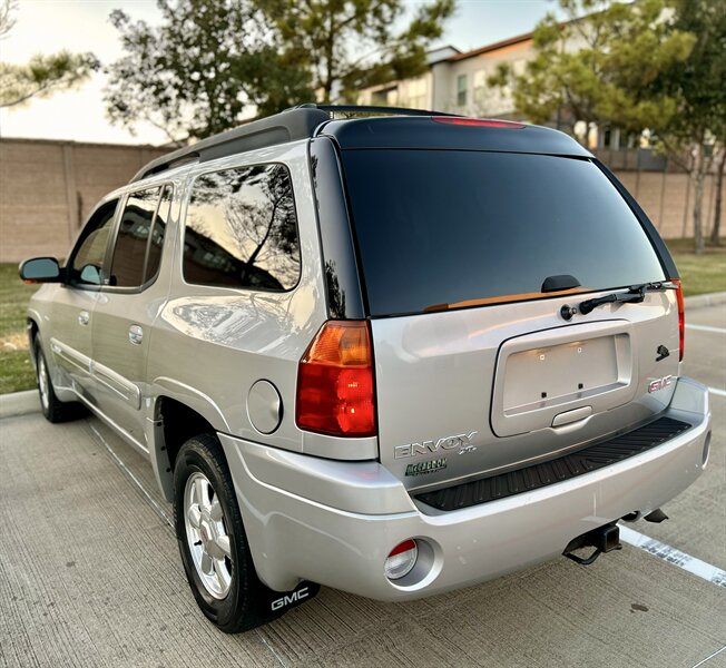 2004 GMC ENVOY XL 7 Passenger SLT 5.3L V8 AWD 290hp 4X4 BABY TAHOE YOUTUBE VIDEO   - Photo 22 - Stafford, TX 77477