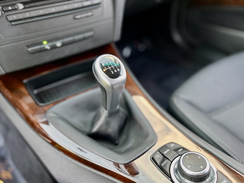 2011 BMW 328i YouTube VIDEO  6-SPEED MANUAL TRANSMISSION RARE  88K LOW MILES - Photo 22 - Stafford, TX 77477