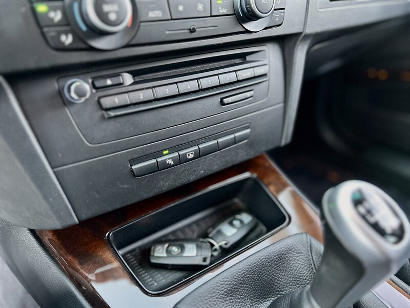 2011 BMW 328i YouTube VIDEO  6-SPEED MANUAL TRANSMISSION RARE  88K LOW MILES - Photo 23 - Stafford, TX 77477