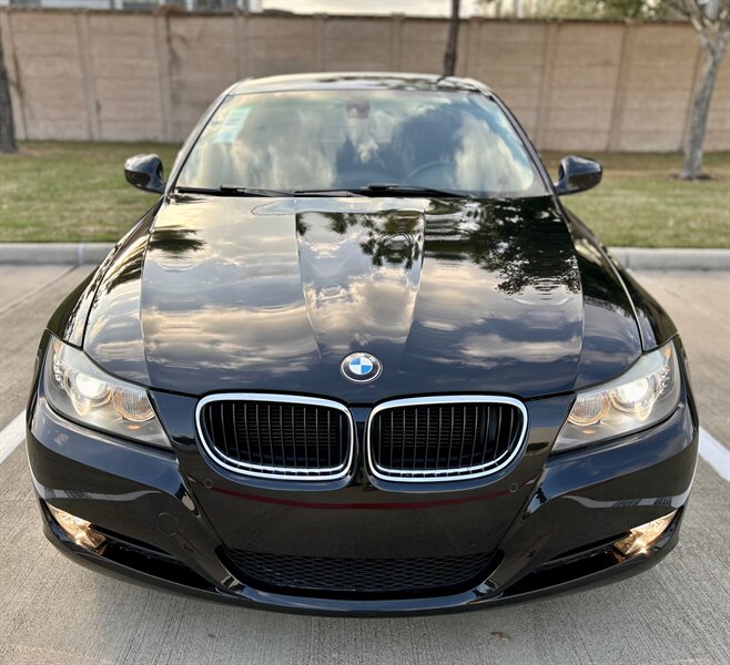 2011 BMW 328i YouTube VIDEO  6-SPEED MANUAL TRANSMISSION RARE  88K LOW MILES - Photo 6 - Stafford, TX 77477